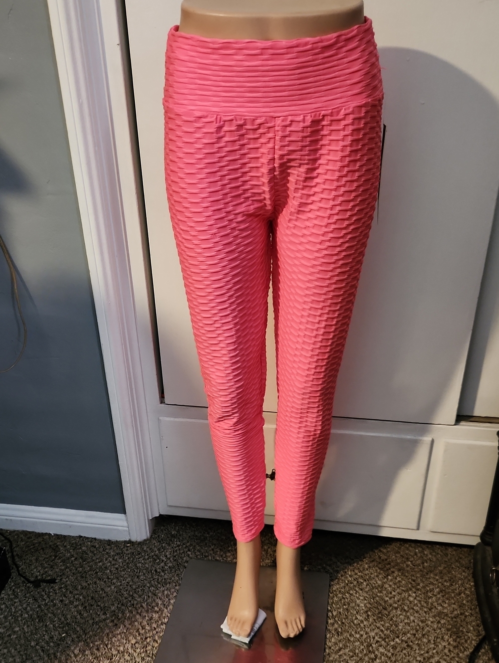 Scrunched Butt High-Waist Leggings in Bright Pink